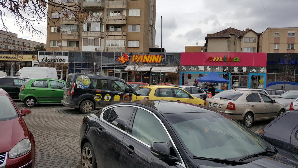 Apartamento La Garson Alba Iulia Exterior foto